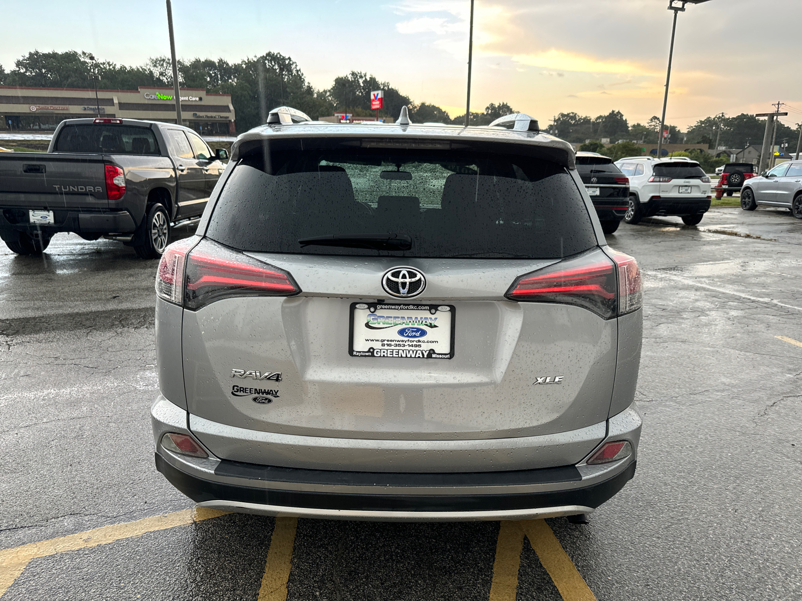 2016 Toyota RAV4 XLE 30