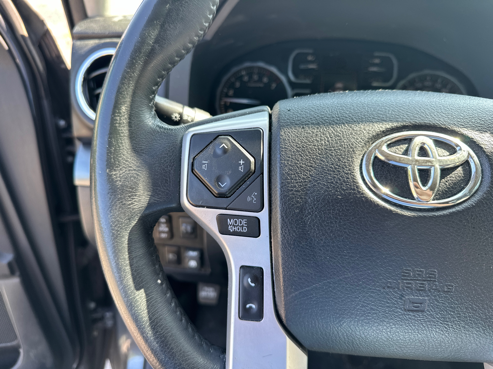 2019 Toyota Tundra 4WD Platinum 11