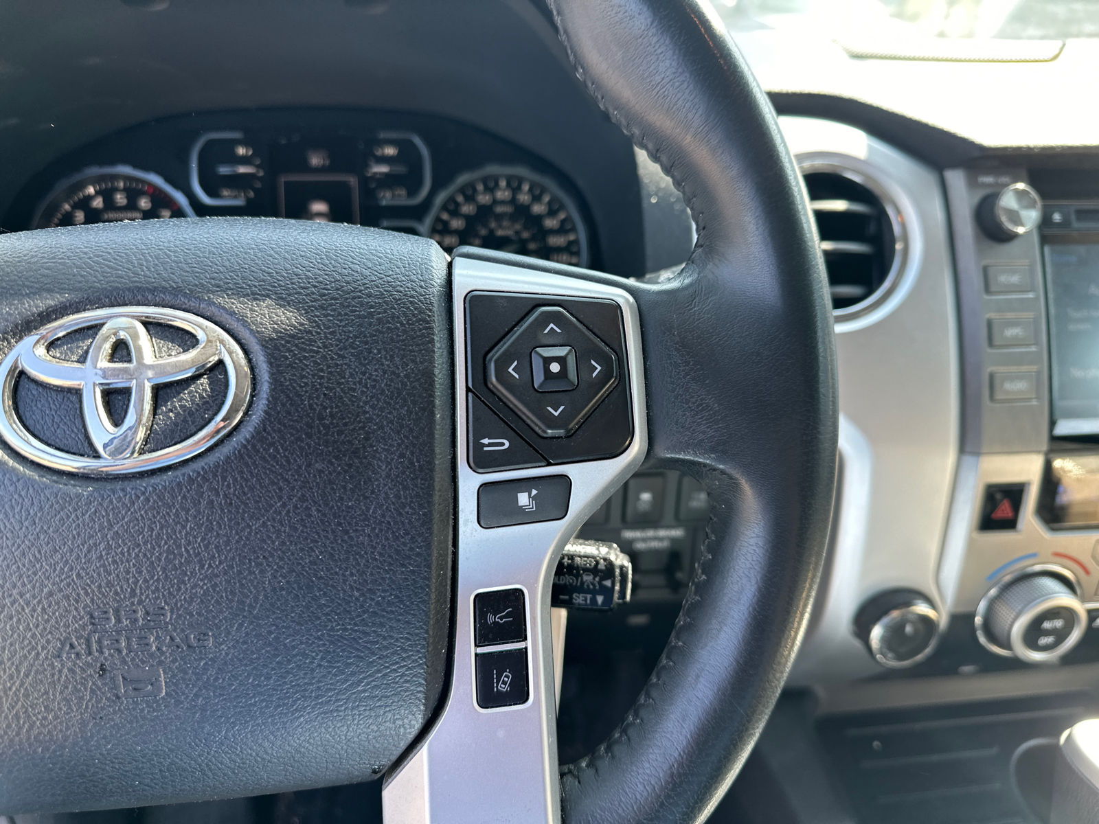 2019 Toyota Tundra 4WD Platinum 12