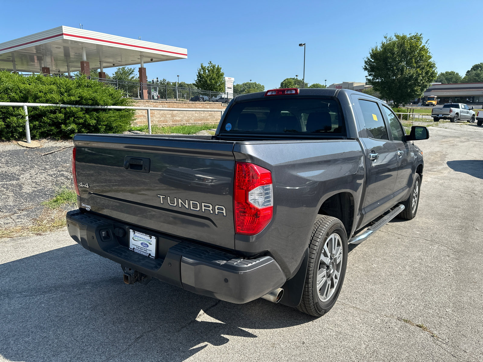 2019 Toyota Tundra 4WD Platinum 32