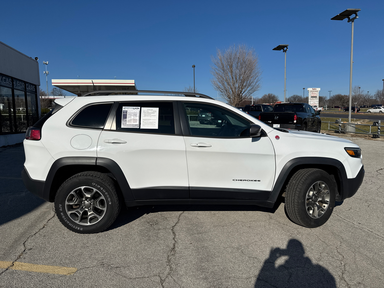 2020 Jeep Cherokee Trailhawk 30