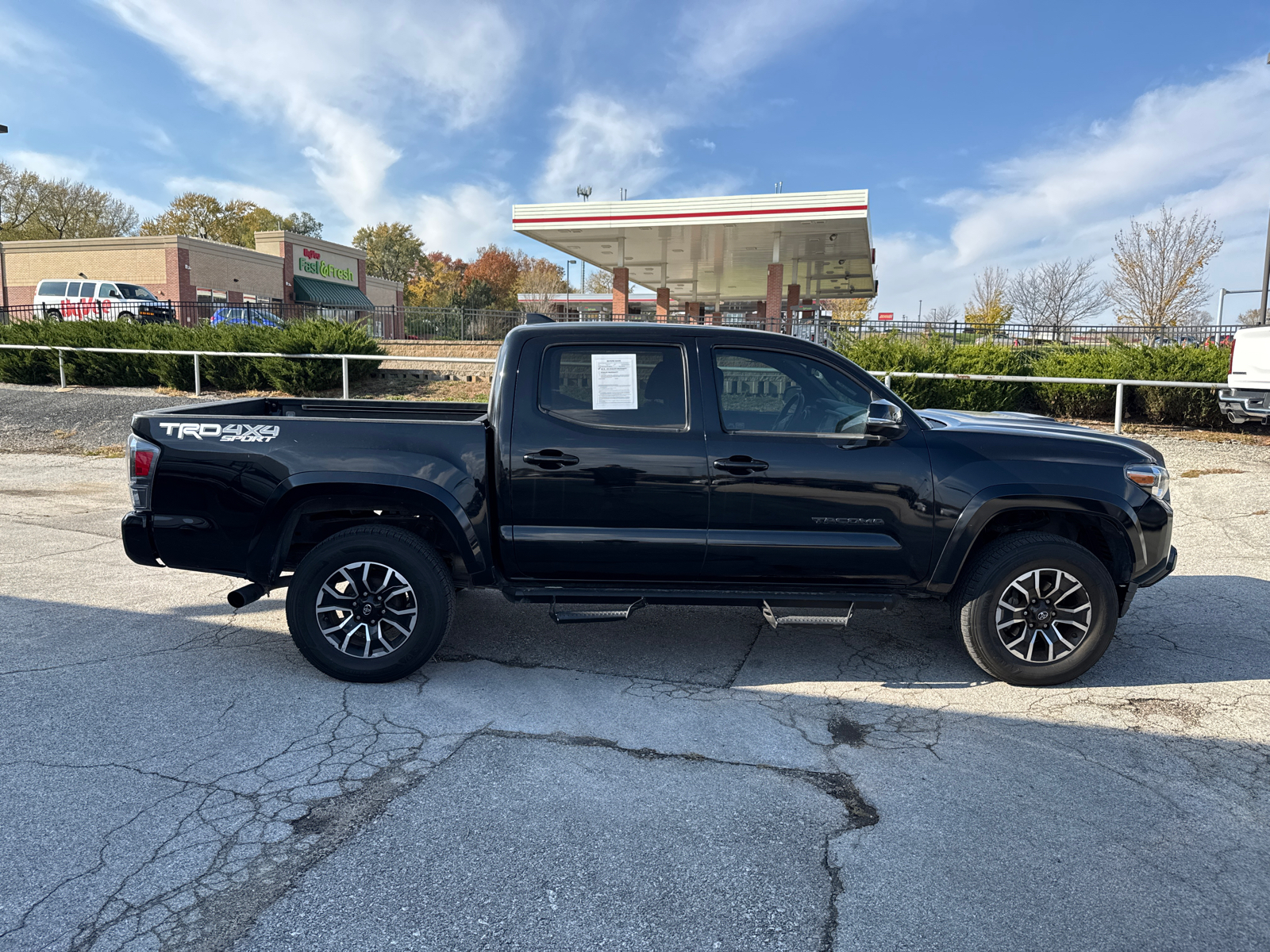 2020 Toyota Tacoma 4WD TRD Sport 31