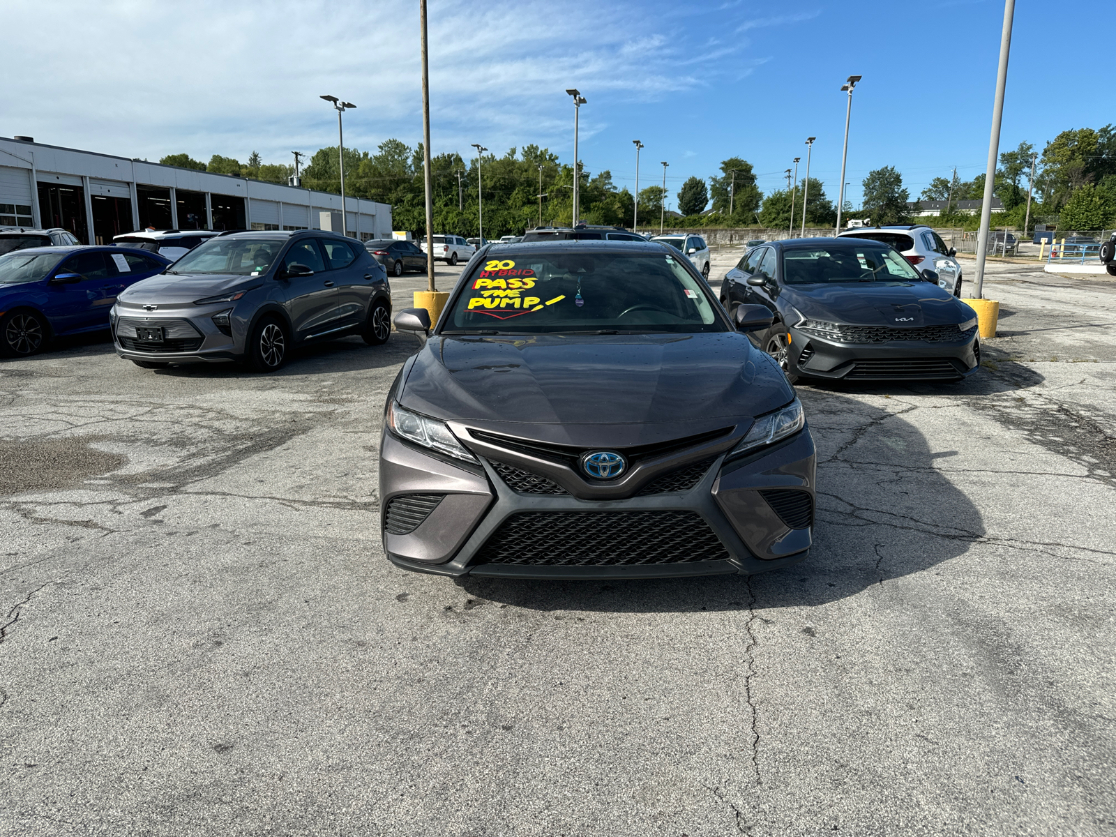 2020 Toyota Camry Hybrid SE 2