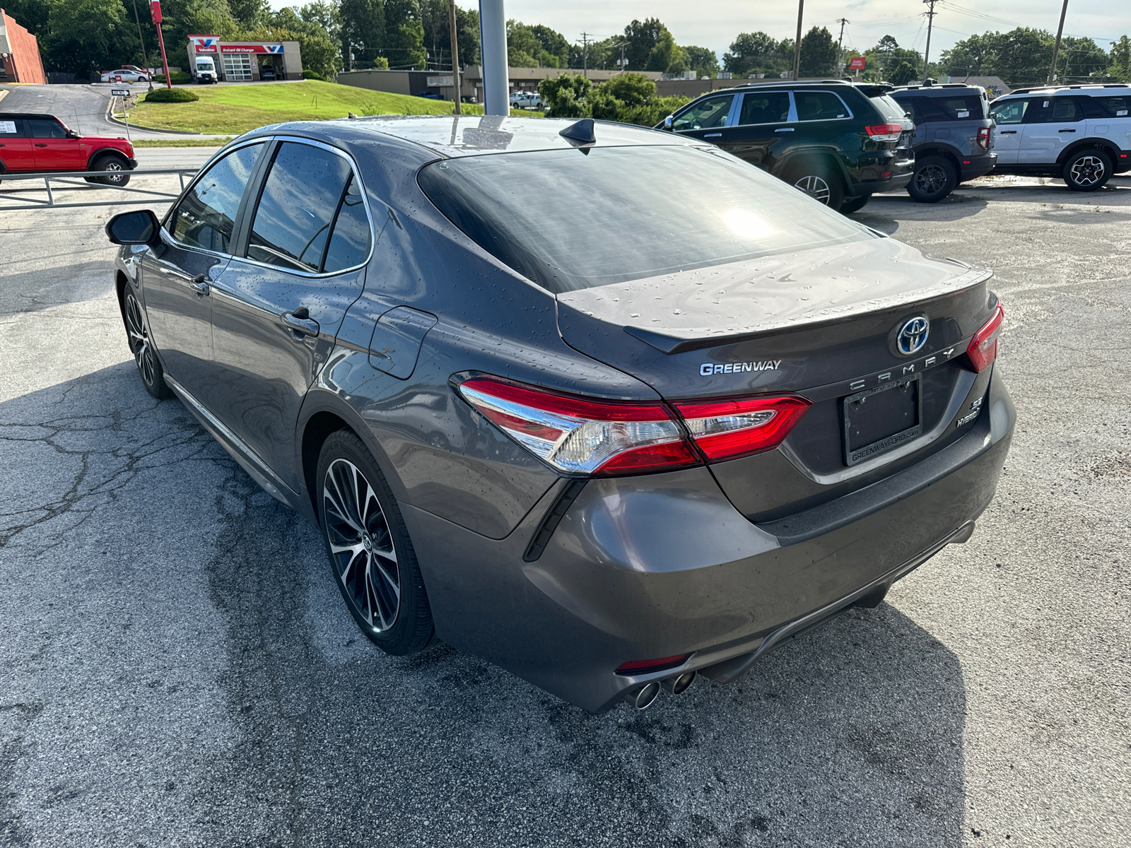 2020 Toyota Camry Hybrid SE 27