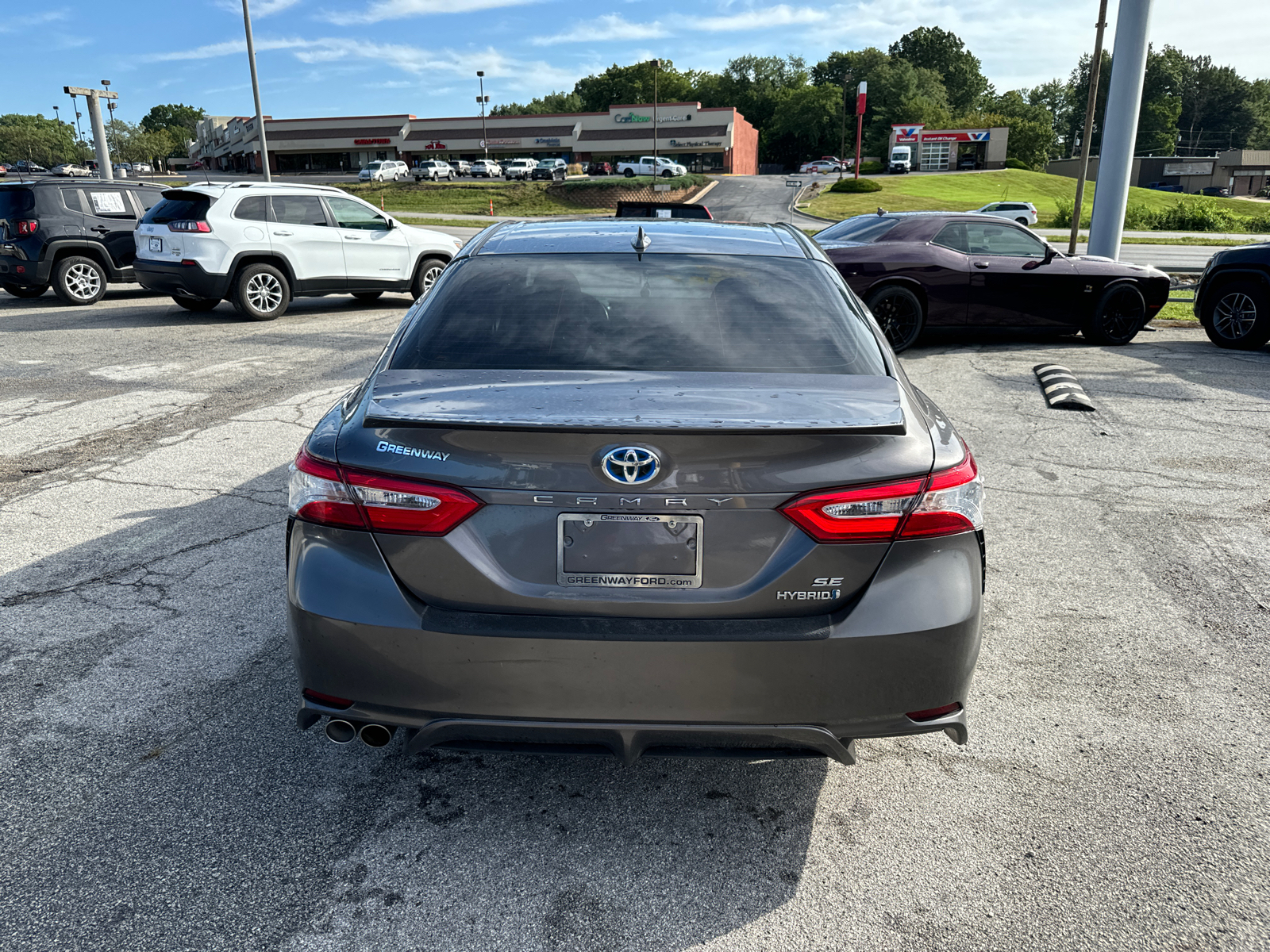 2020 Toyota Camry Hybrid SE 28