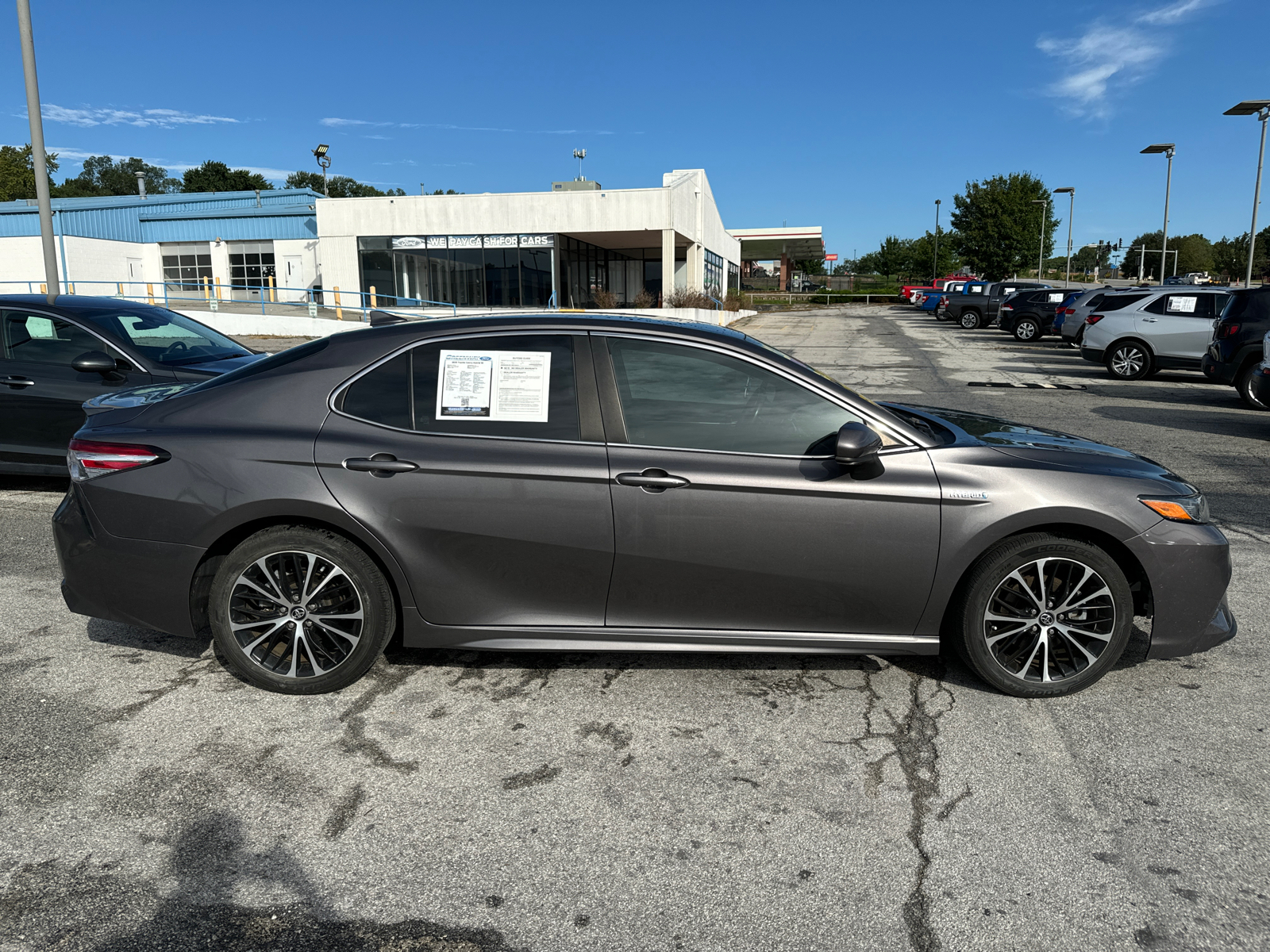 2020 Toyota Camry Hybrid SE 30