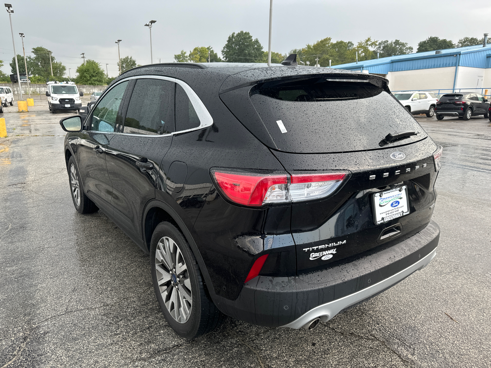 2020 Ford Escape Titanium Hybrid 28