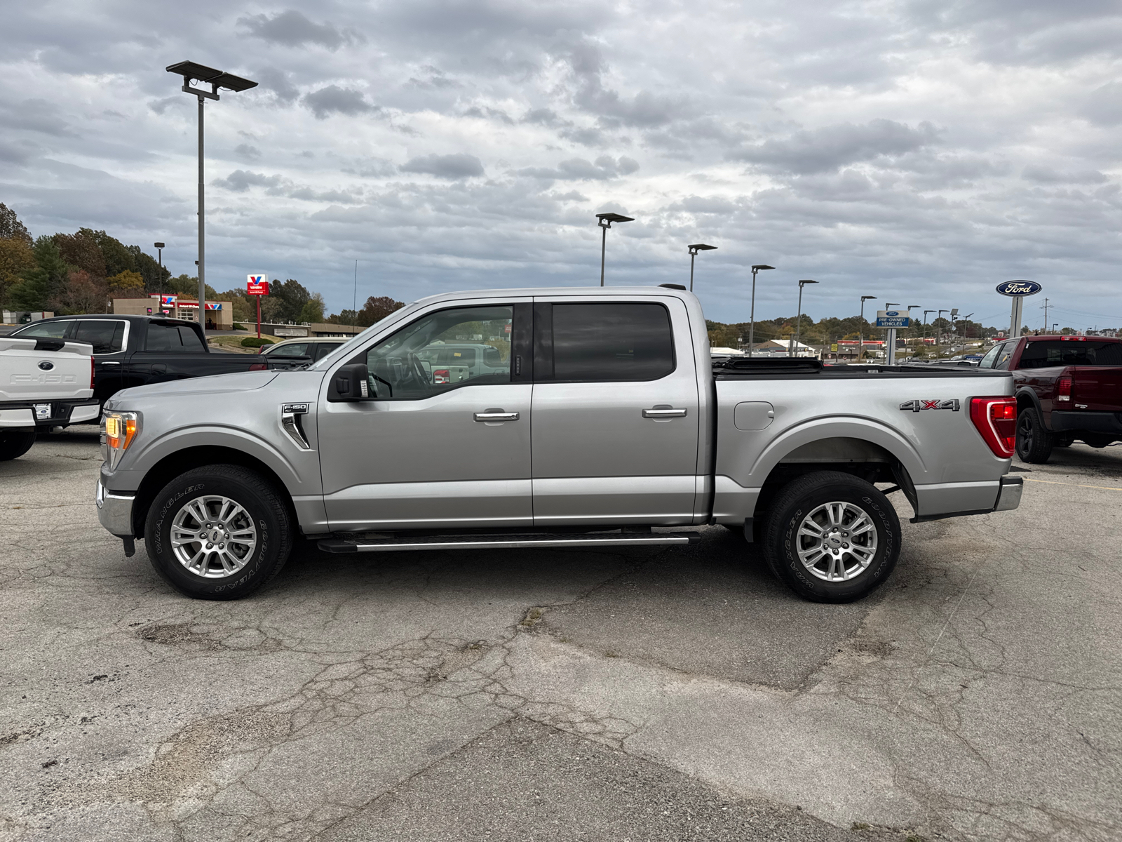 2021 Ford F-150 XLT 4