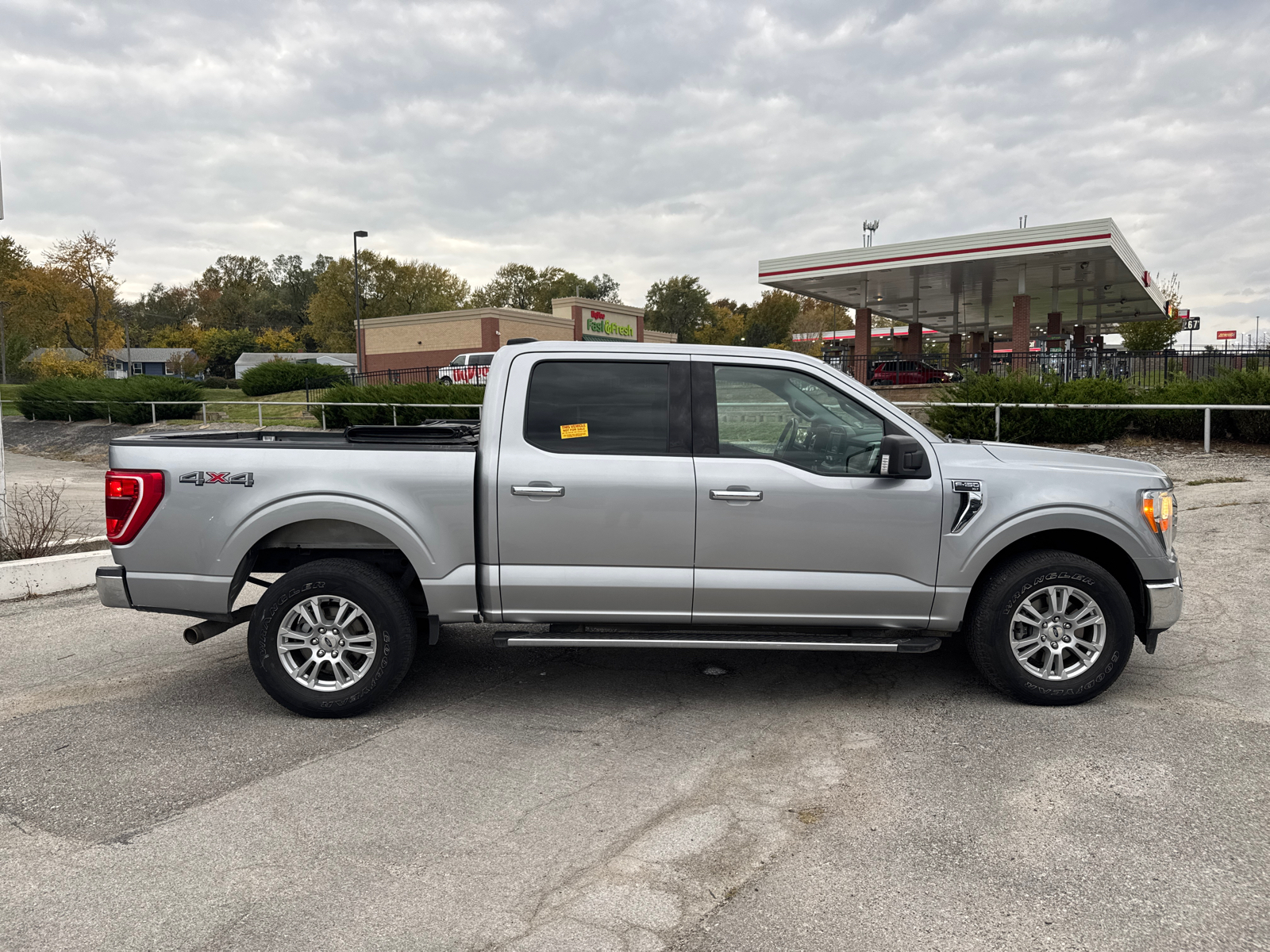 2021 Ford F-150 XLT 32