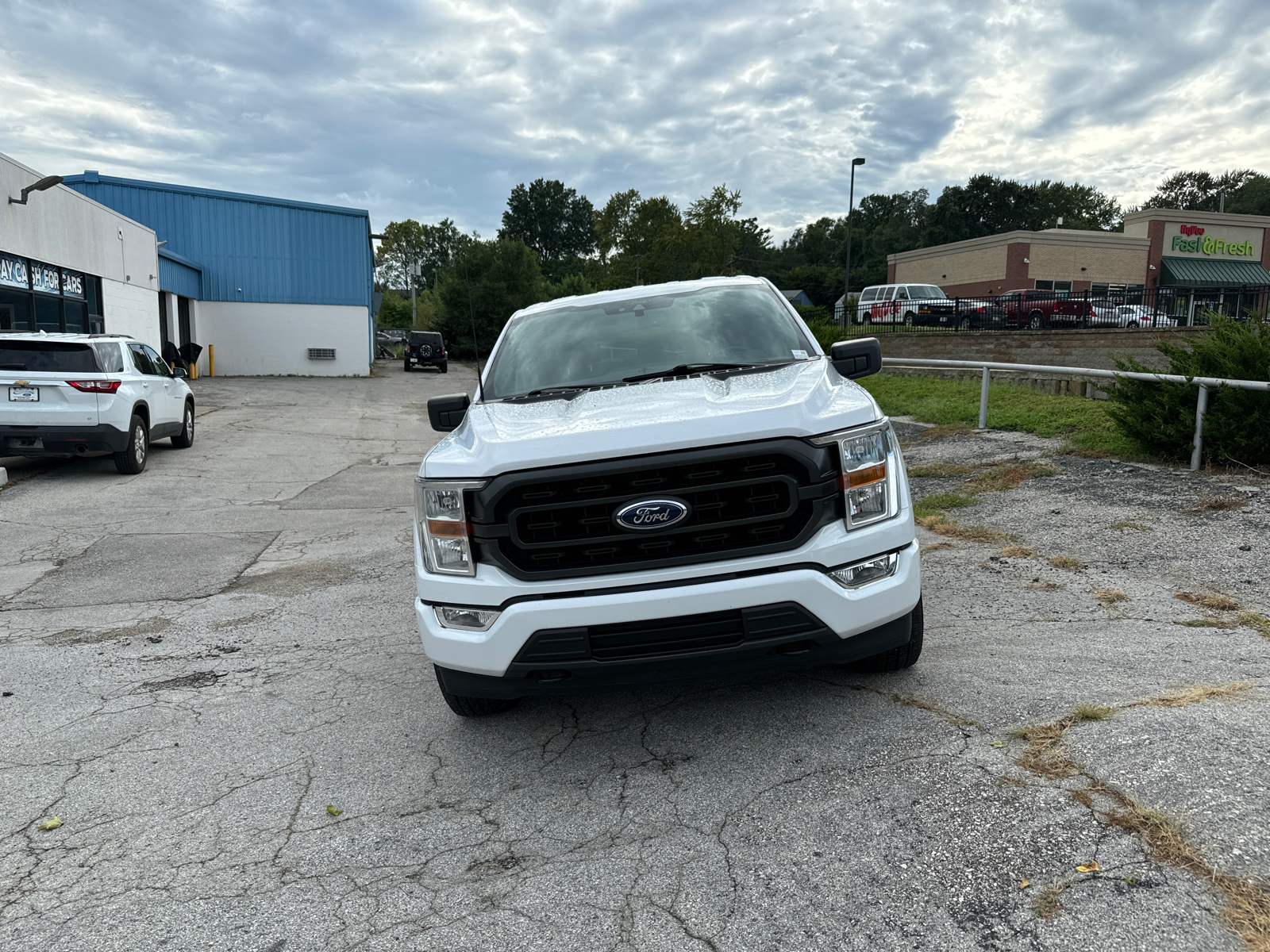 2021 Ford F-150 XLT 2