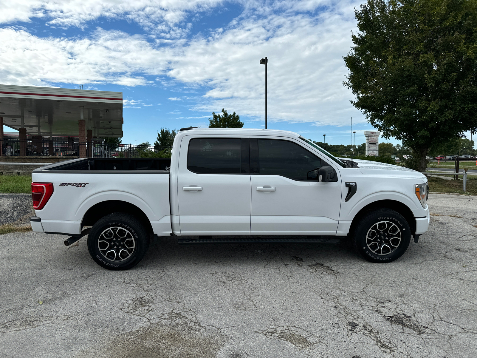 2021 Ford F-150 XLT 32