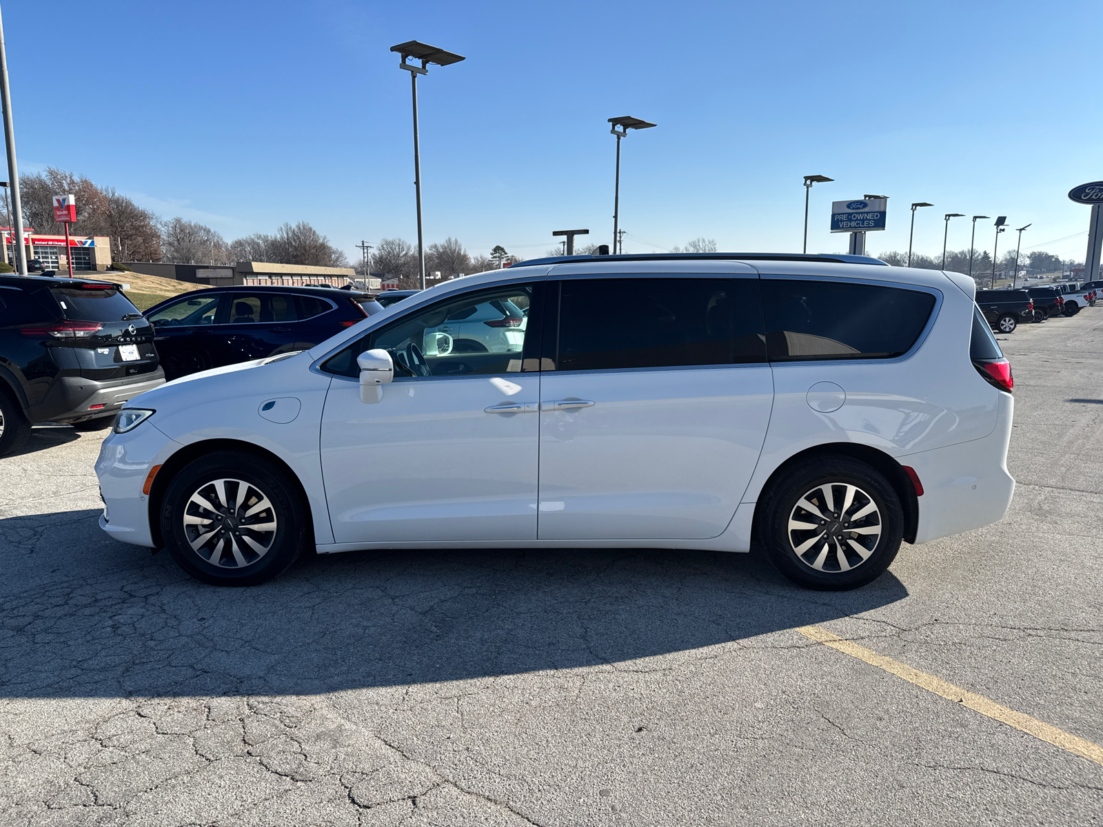 2021 Chrysler Pacifica Hybrid Touring L 4