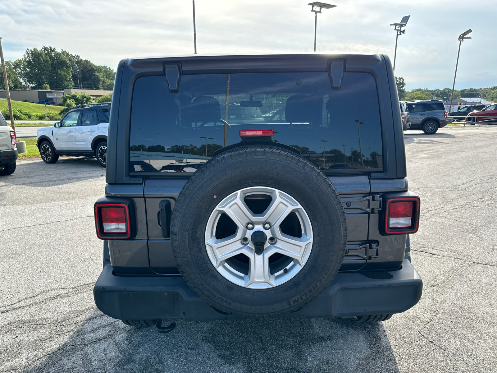 2021 Jeep Wrangler Sport S 26