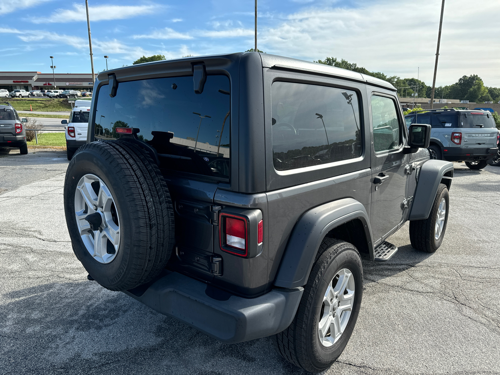 2021 Jeep Wrangler Sport S 27