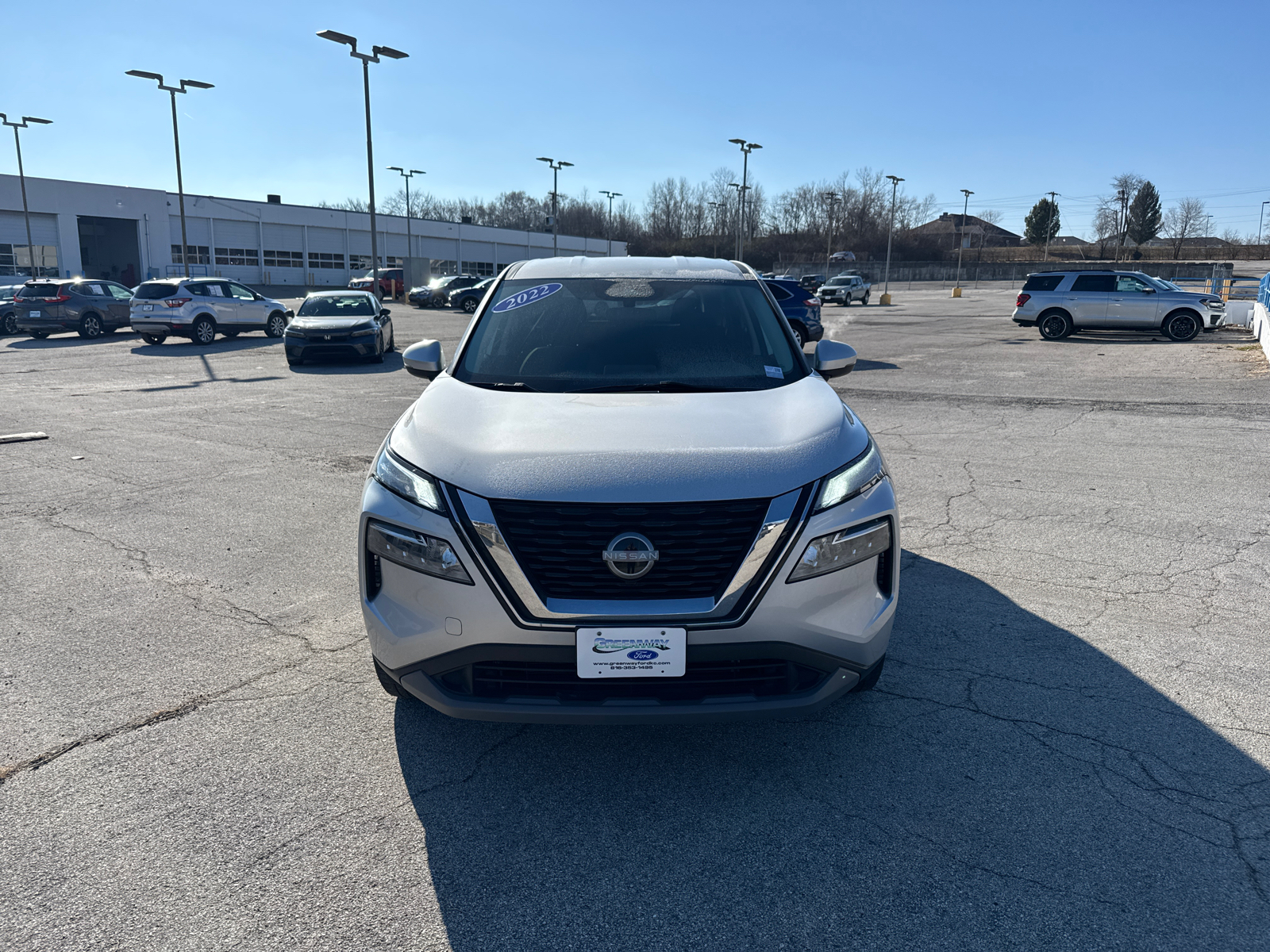 2022 Nissan Rogue SV 2