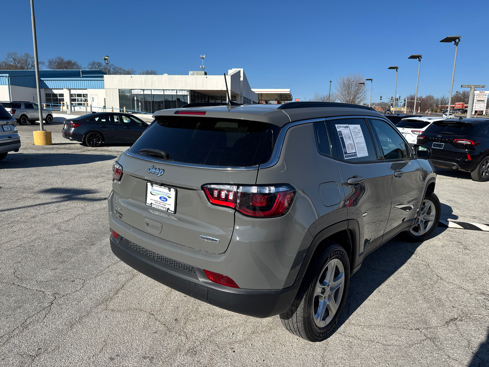 2023 Jeep Compass Latitude 28