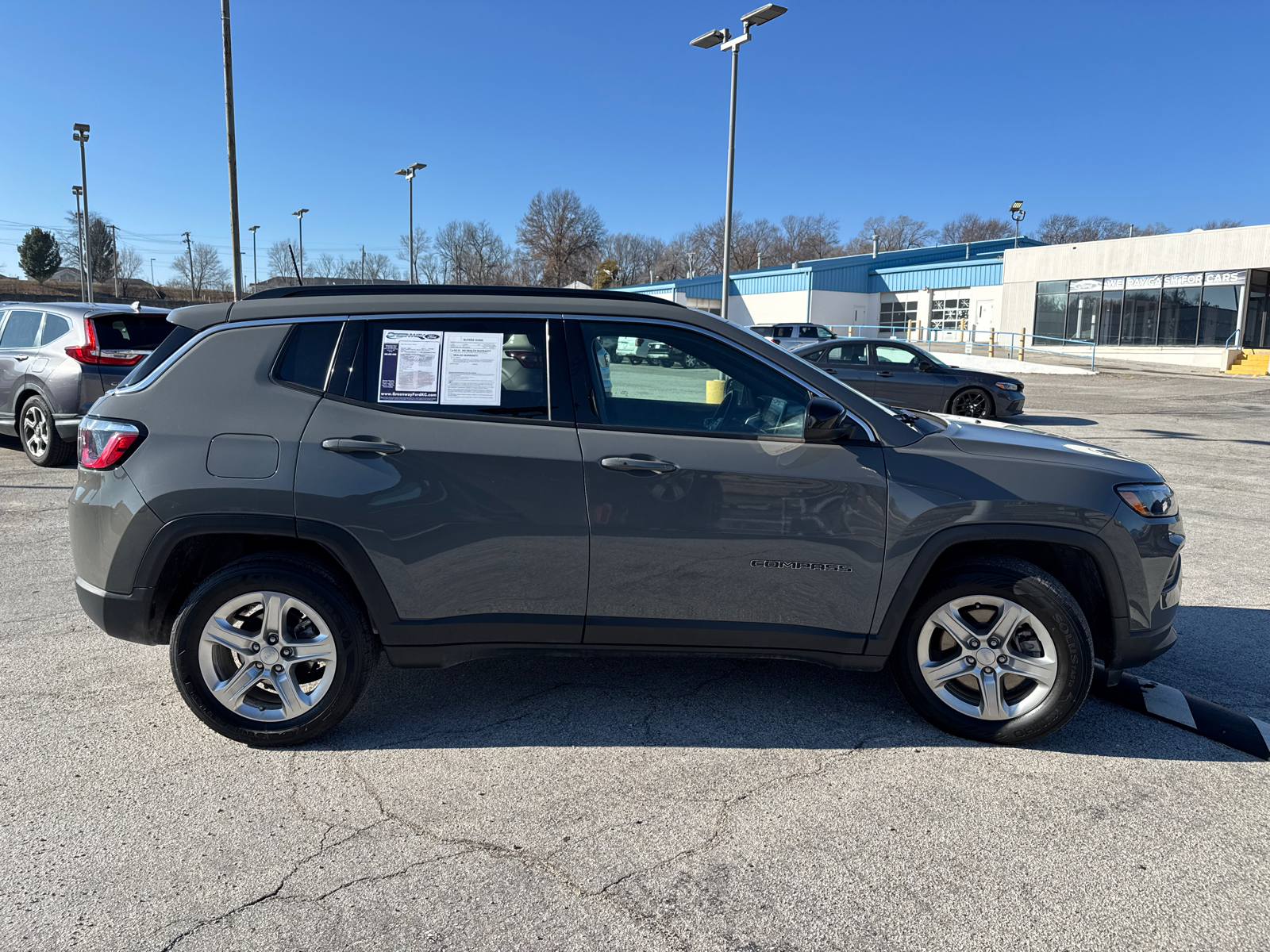 2023 Jeep Compass Latitude 29