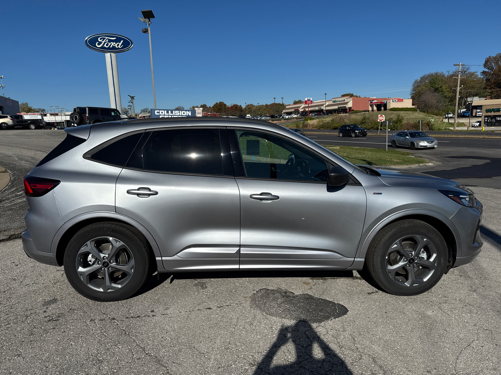 2024 Ford Escape ST-Line 30