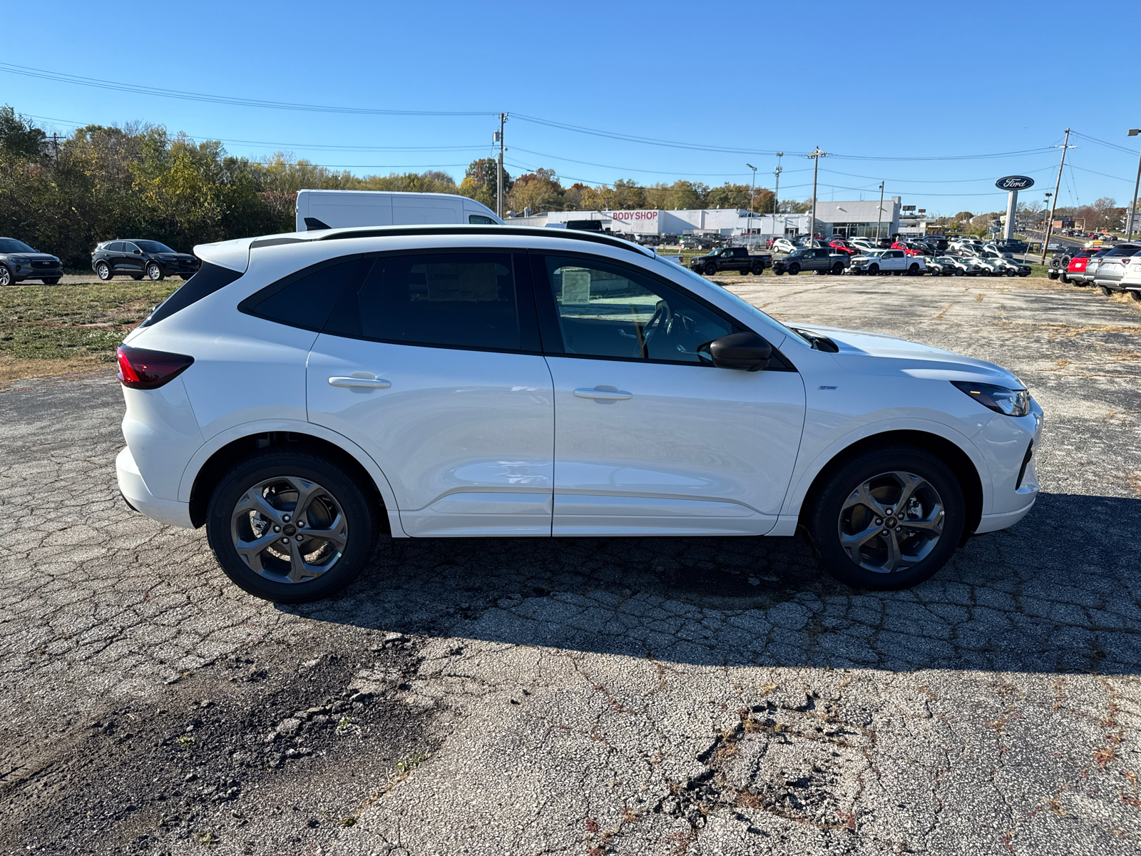 2024 Ford Escape ST-Line 30