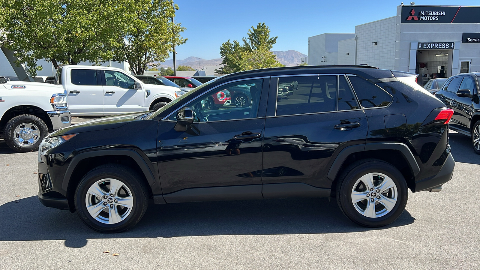 2020 Toyota RAV4 XLE 6