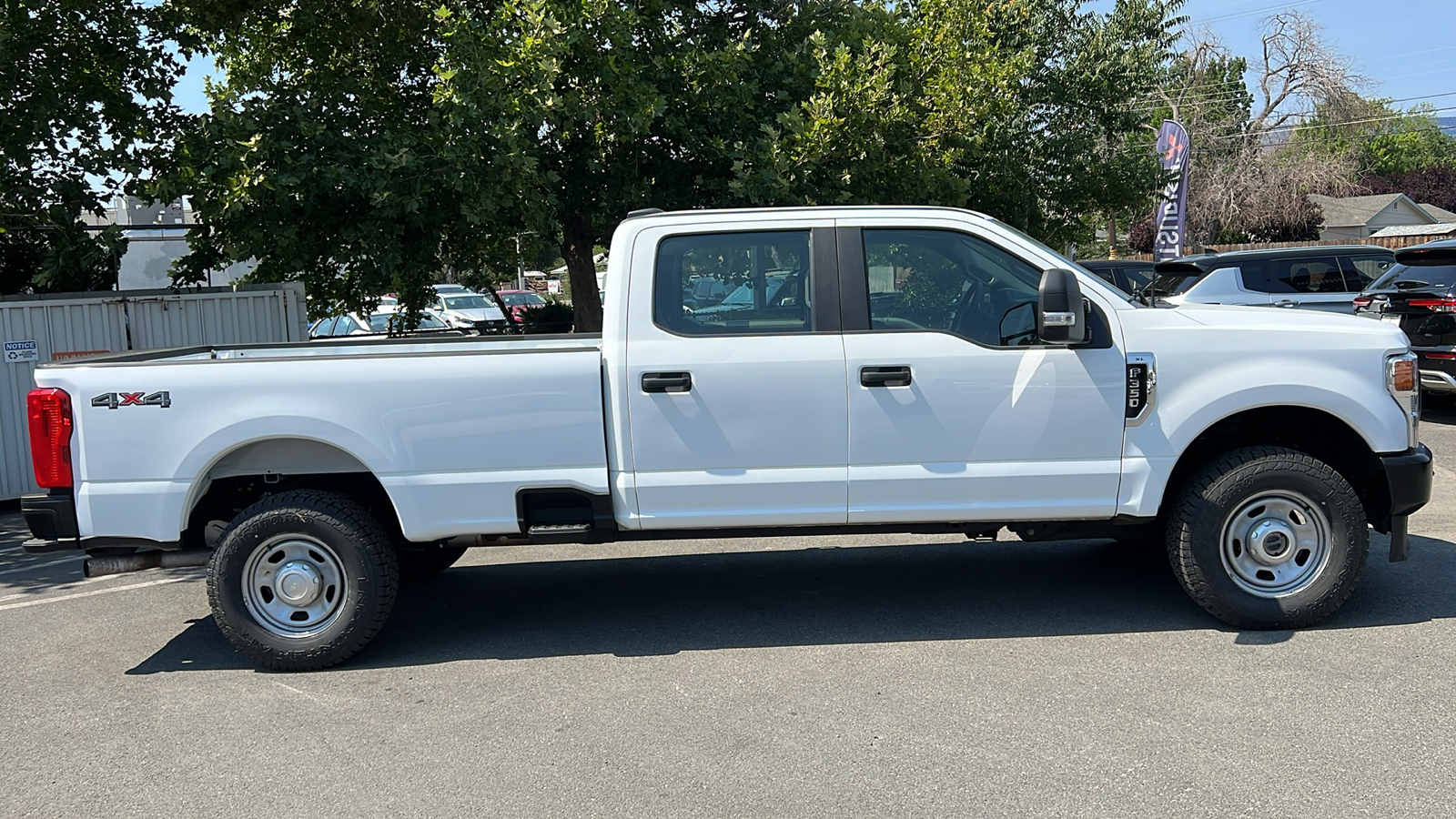 2022 Ford Super Duty F-350 SRW XL 2