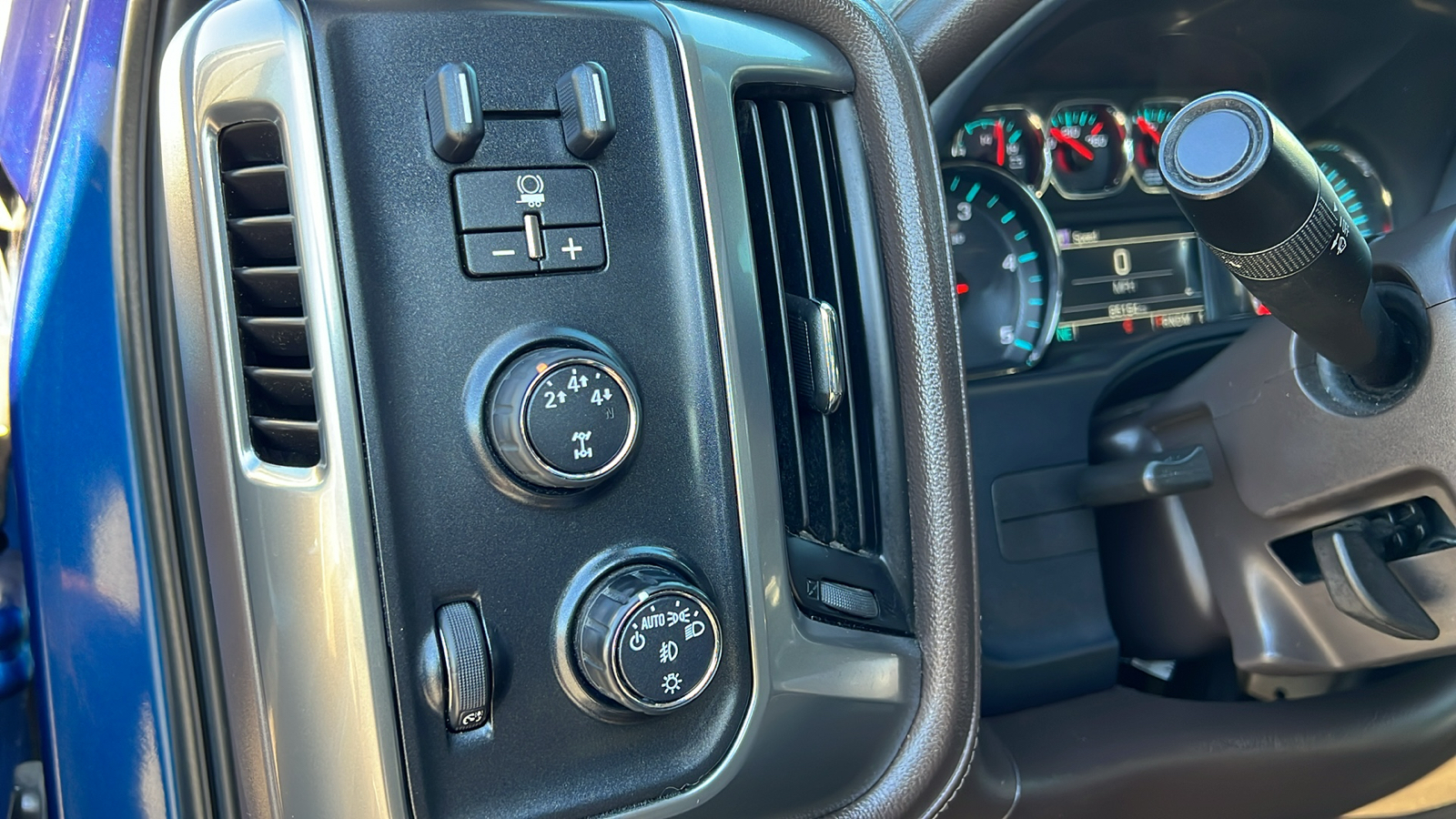 2016 Chevrolet Silverado 3500HD LTZ 26