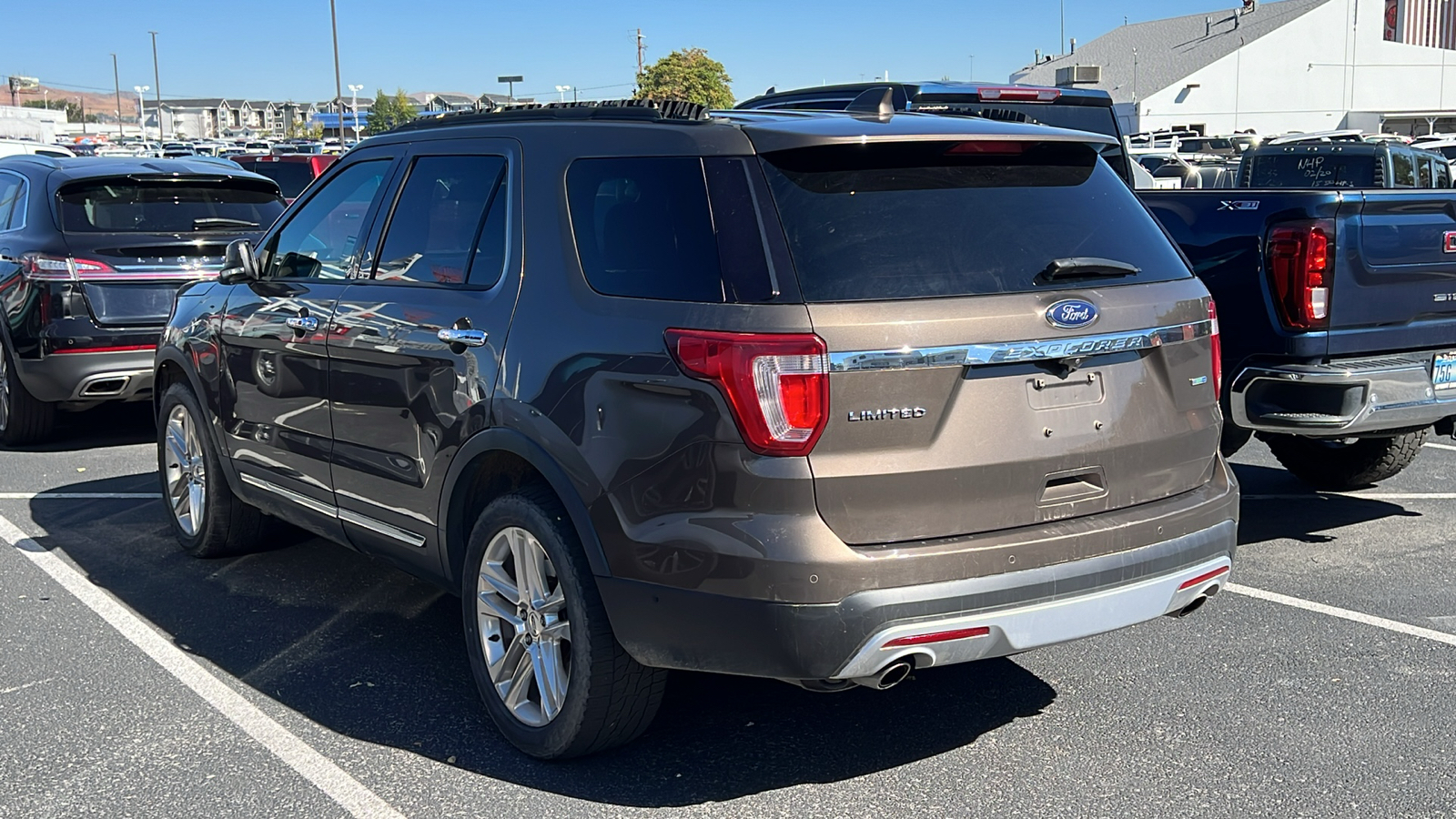 2016 Ford Explorer  3