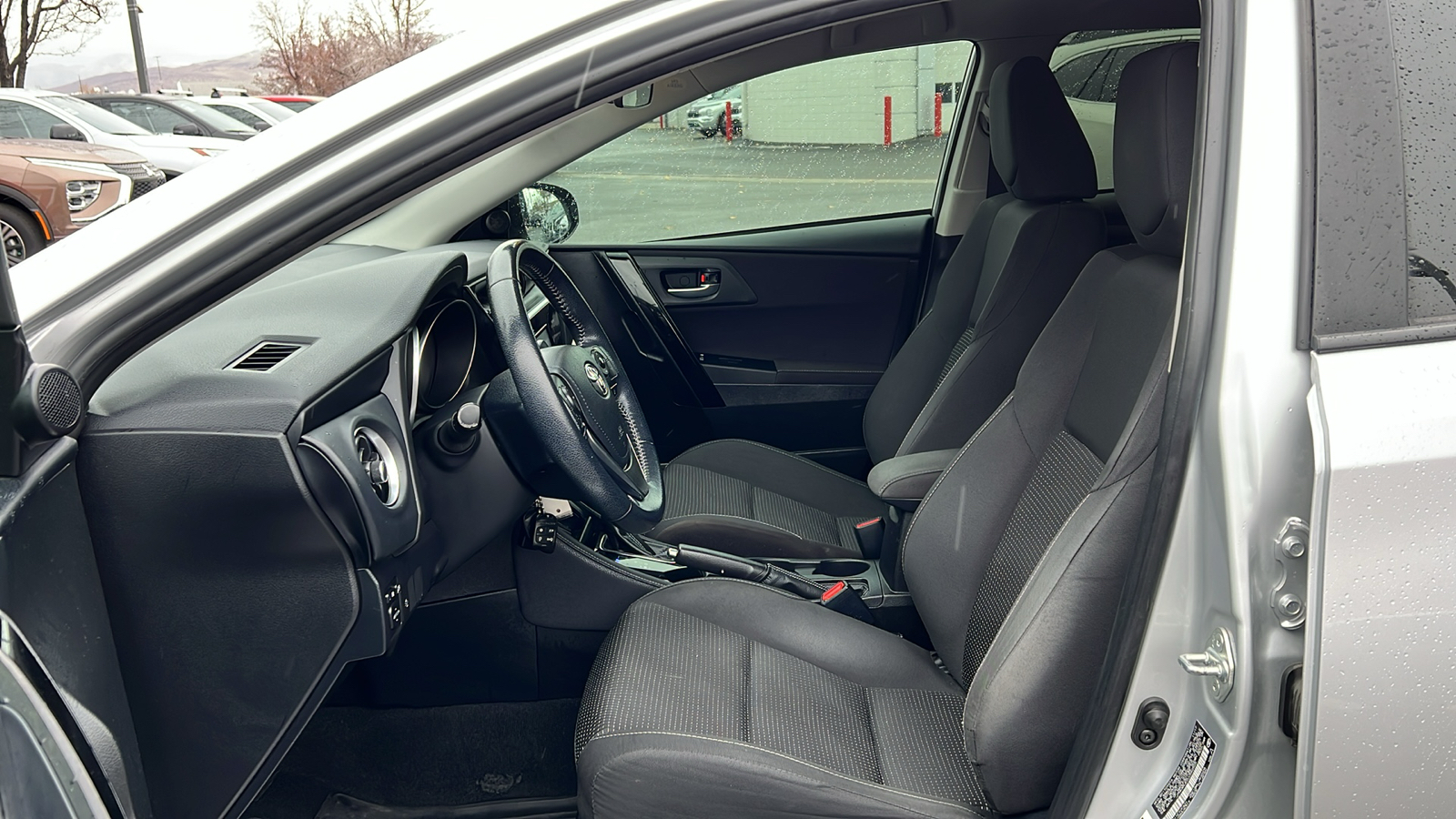 2018 Toyota Corolla iM Base 26