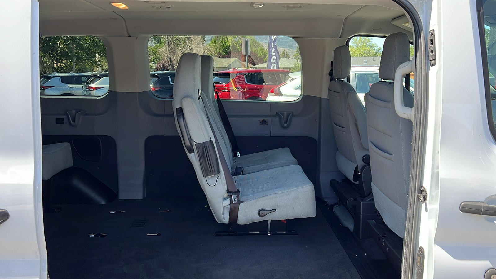 2019 Ford Transit Passenger Wagon 150 XLT 11