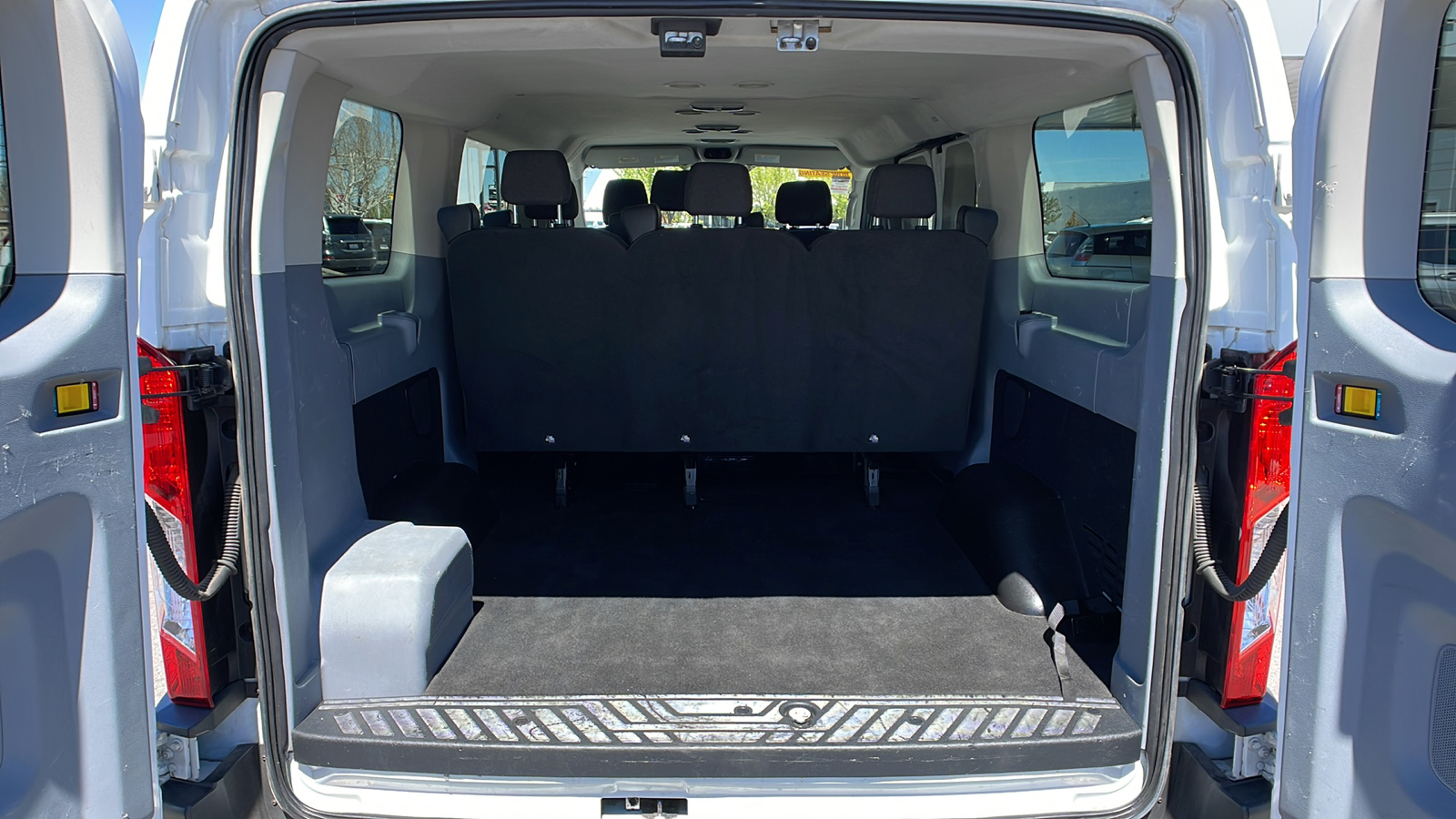 2016 Ford Transit Wagon 150 XLT 14