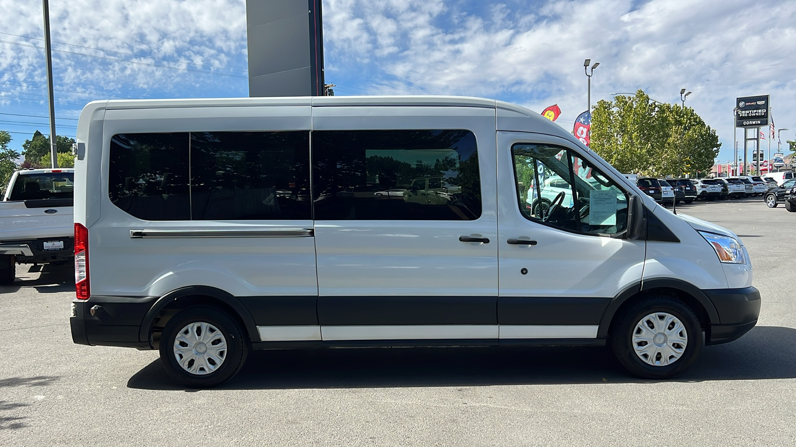 2018 Ford Transit Passenger Wagon 350 XLT 2