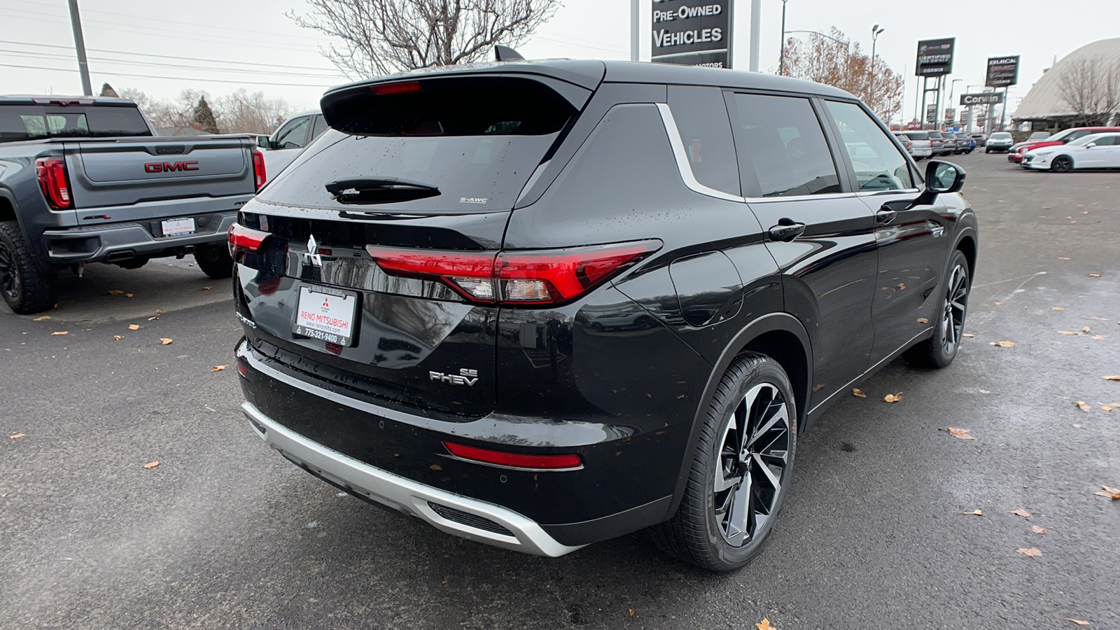 2023 Mitsubishi Outlander PHEV SE 3