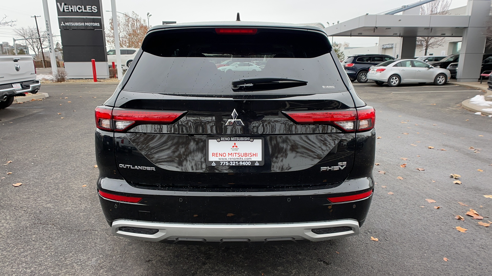 2023 Mitsubishi Outlander PHEV SE 4