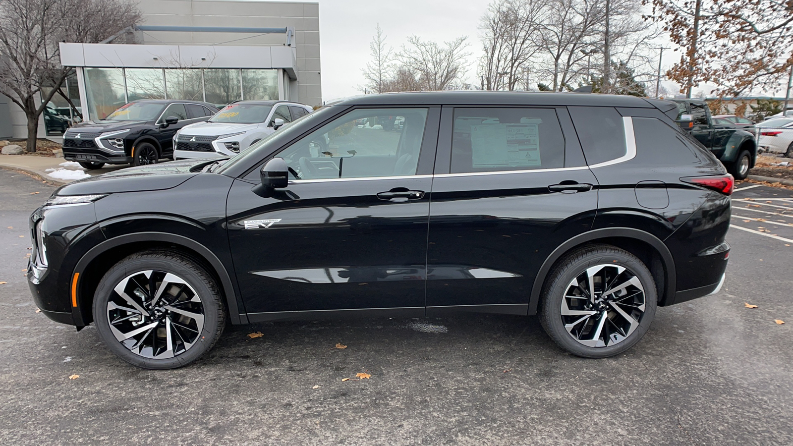 2023 Mitsubishi Outlander PHEV SE 6