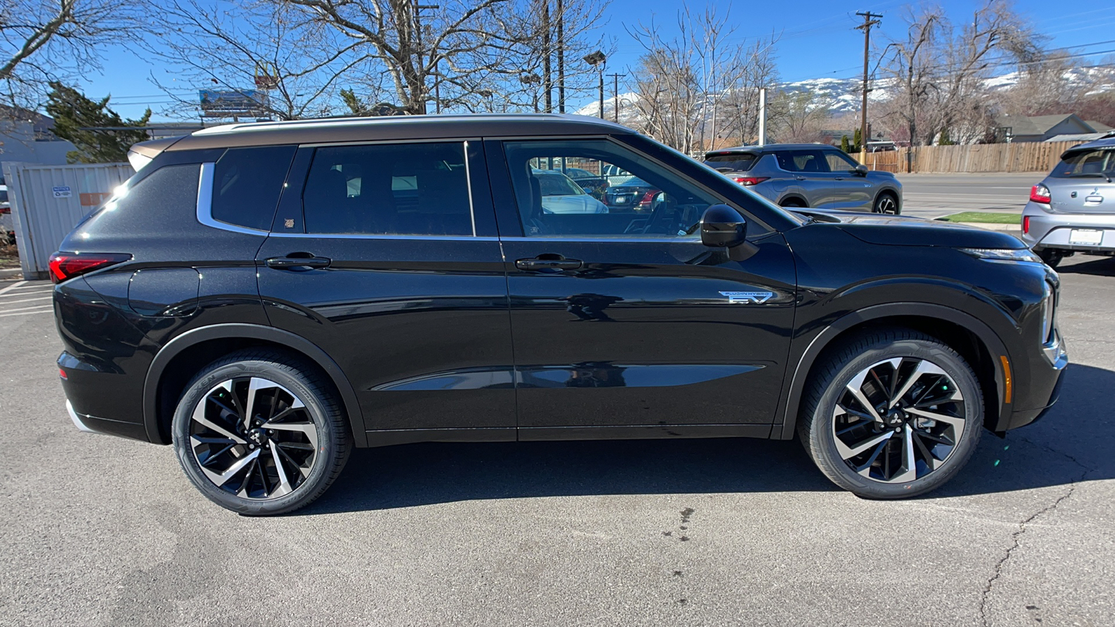 2023 Mitsubishi Outlander PHEV 40th Anniversary 2