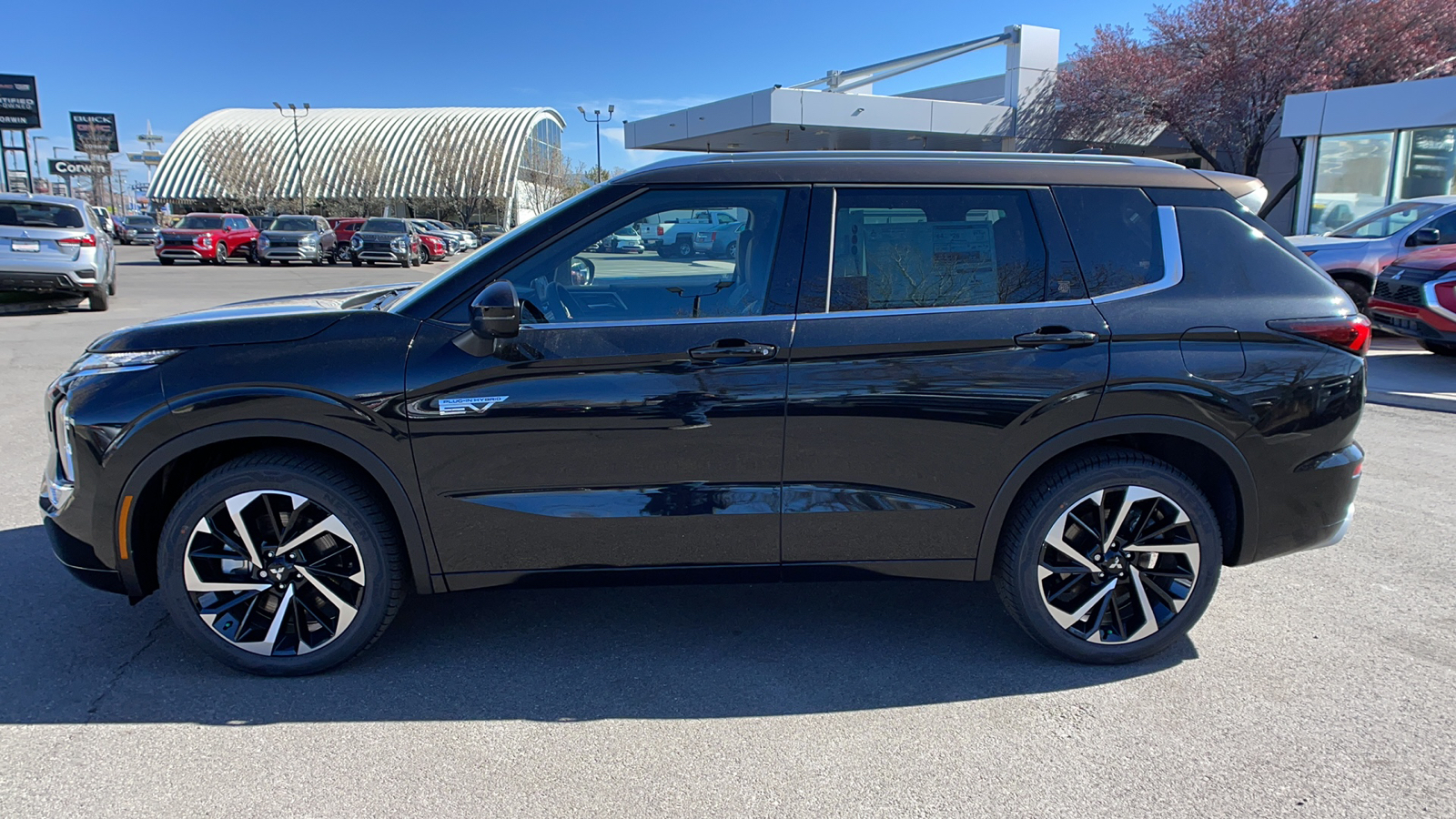 2023 Mitsubishi Outlander PHEV 40th Anniversary 6