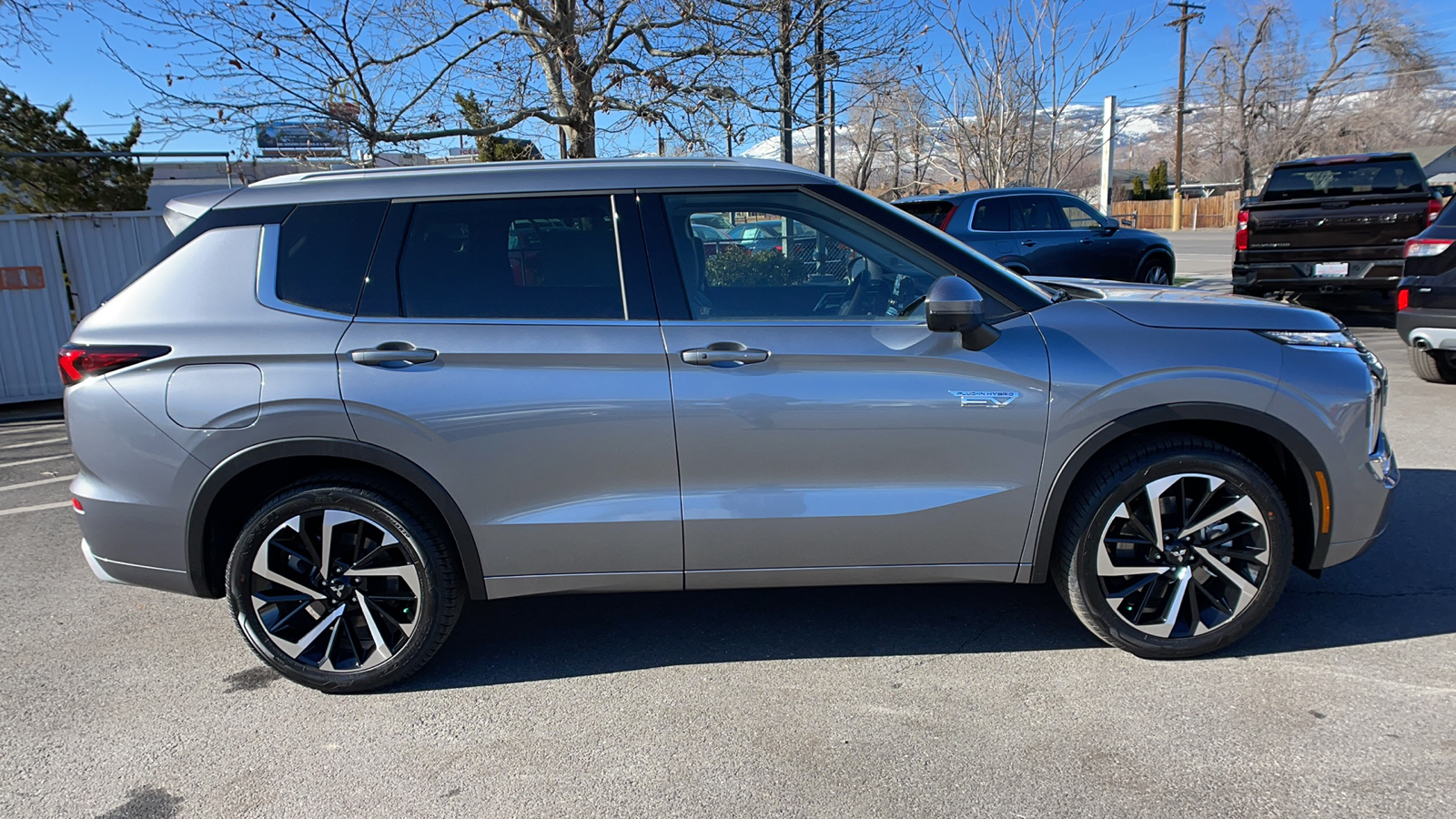 2023 Mitsubishi Outlander PHEV SEL 2