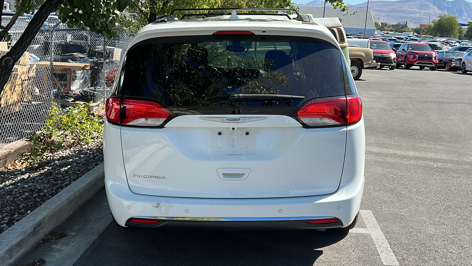 2018 Chrysler Pacifica  3