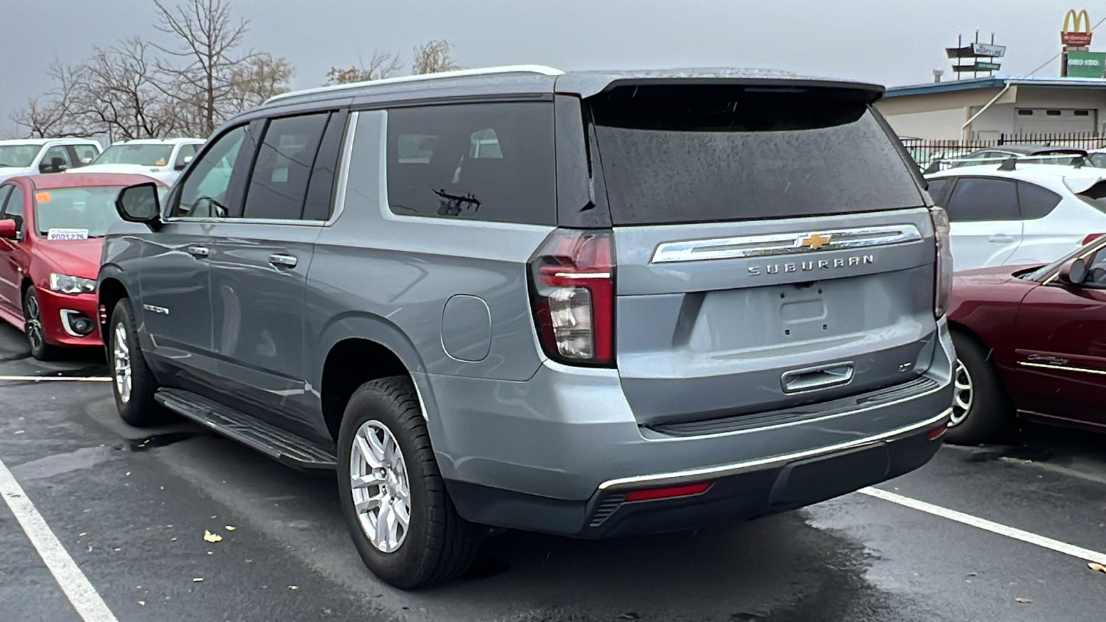 2023 Chevrolet Suburban  3