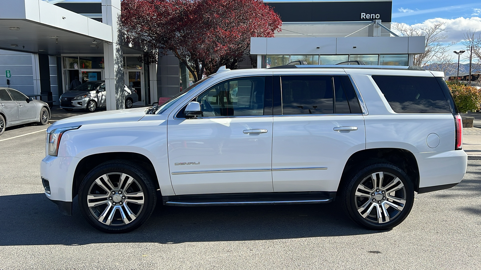 2017 GMC Yukon Denali 5