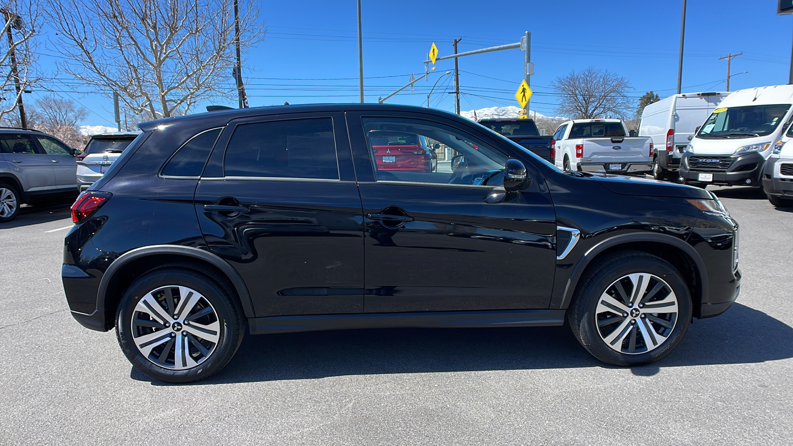 2024 Mitsubishi Outlander Sport SE 2