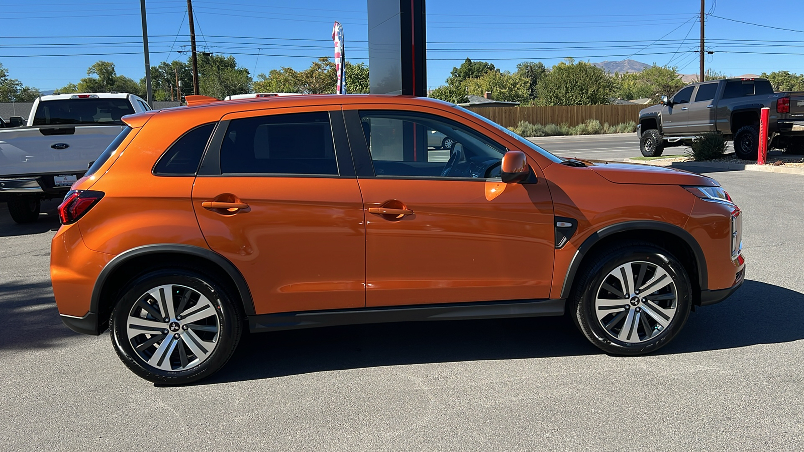 2024 Mitsubishi Outlander Sport ES 2