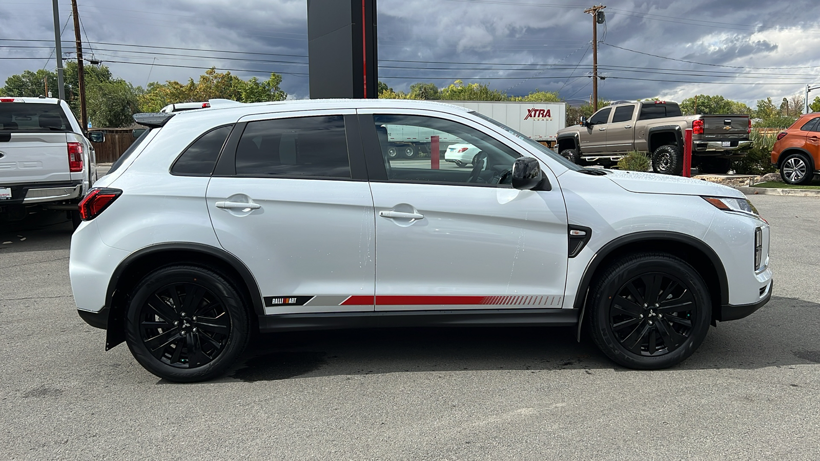 2024 Mitsubishi Outlander Sport SE 2