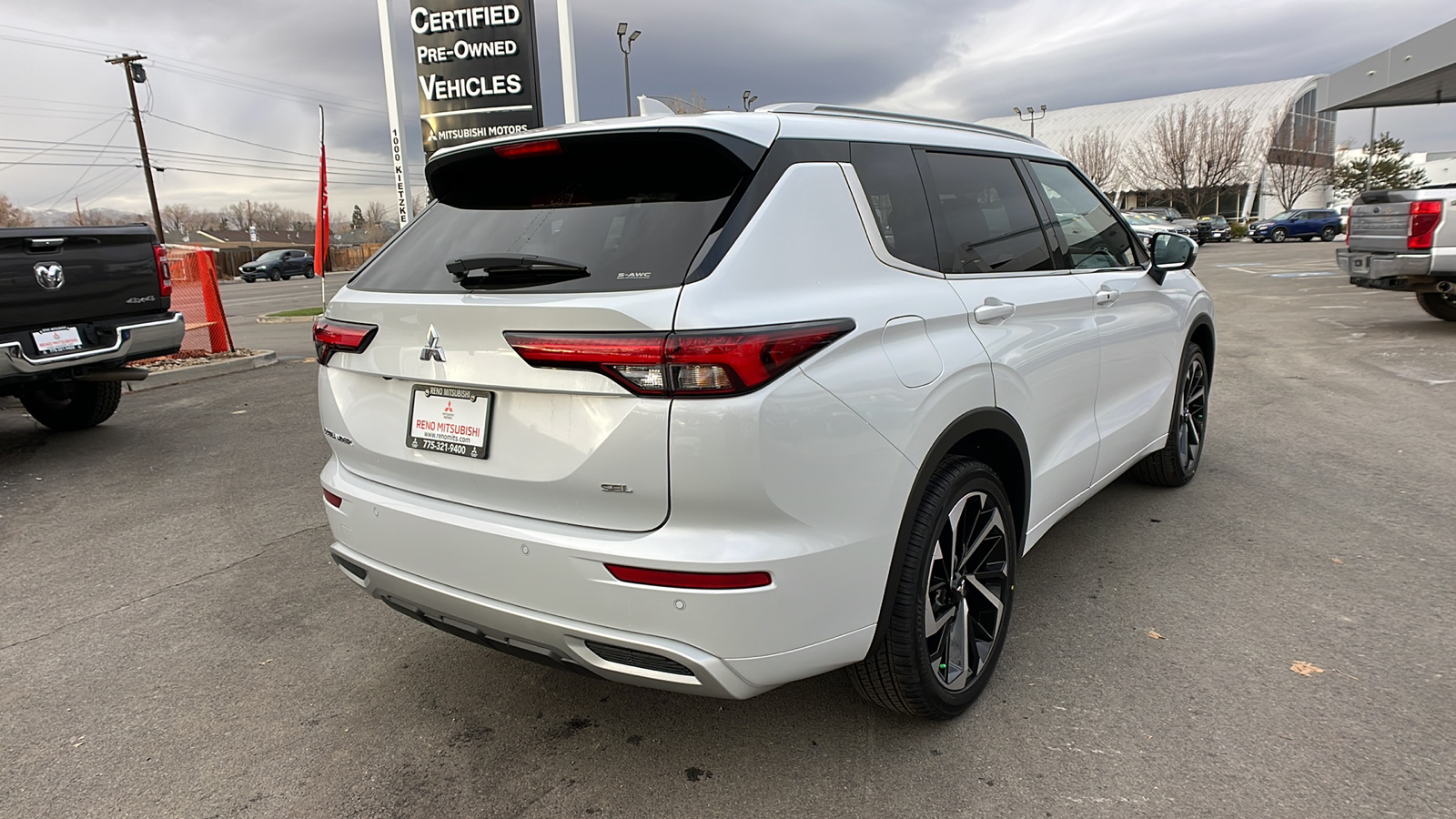 2024 Mitsubishi Outlander SEL 3