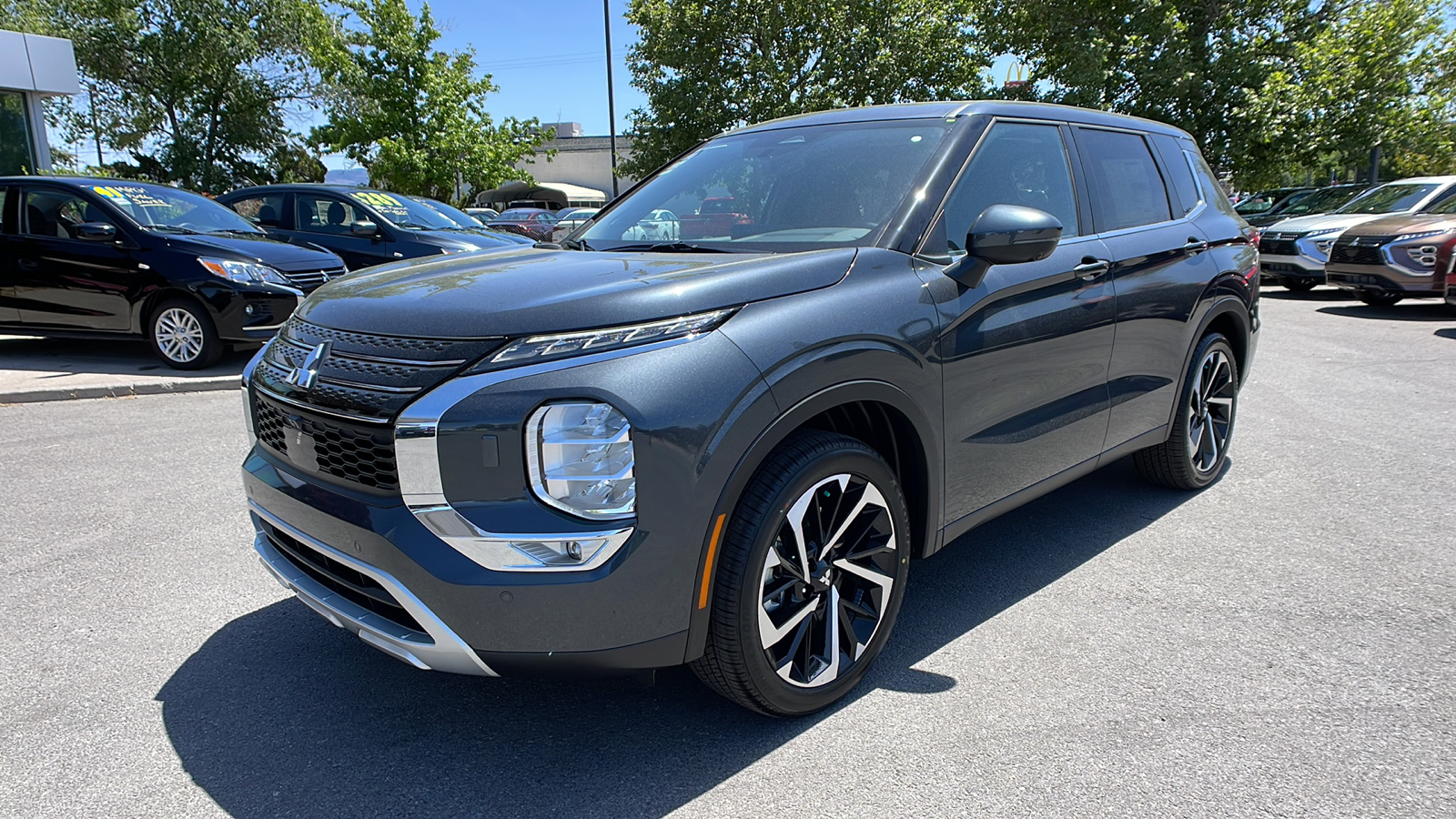 2024 Mitsubishi Outlander SE 7