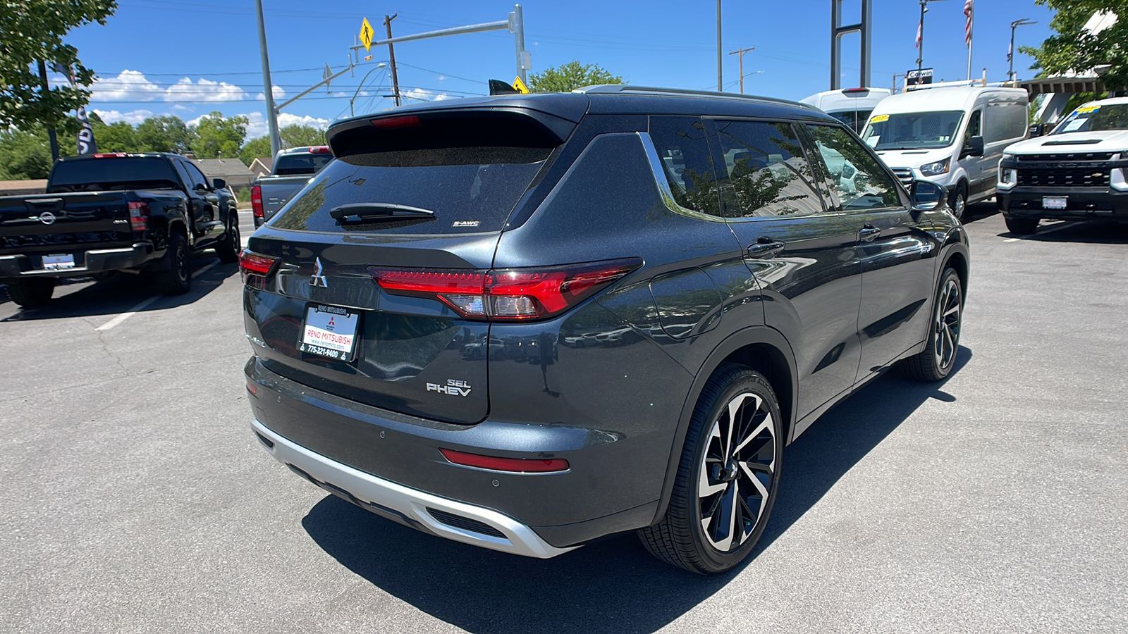 2024 Mitsubishi Outlander Plug-In Hybrid SEL 3