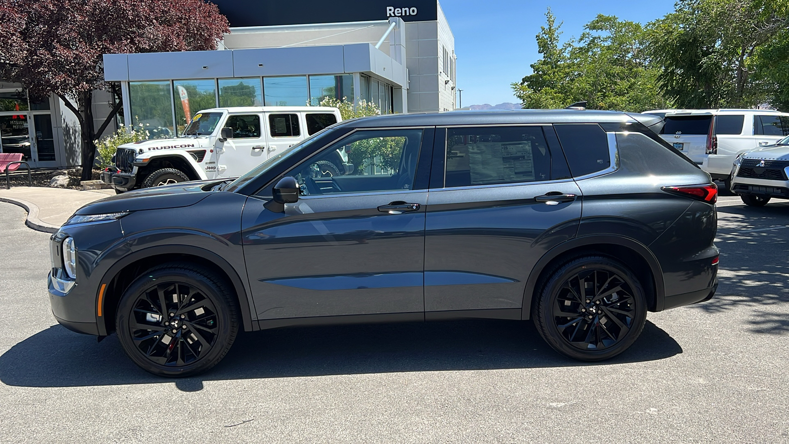 2024 Mitsubishi Outlander SE Black Edition 6