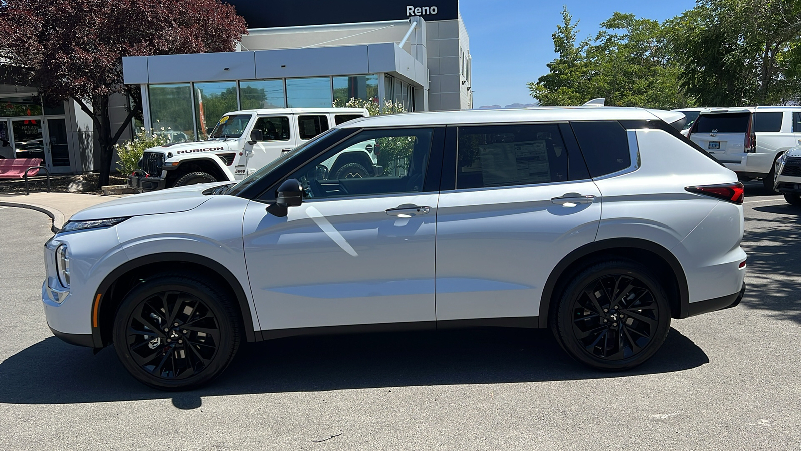 2024 Mitsubishi Outlander SE Black Edition 6