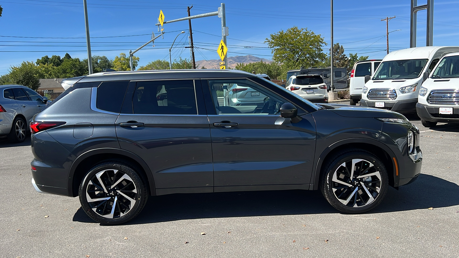 2024 Mitsubishi Outlander SEL 2