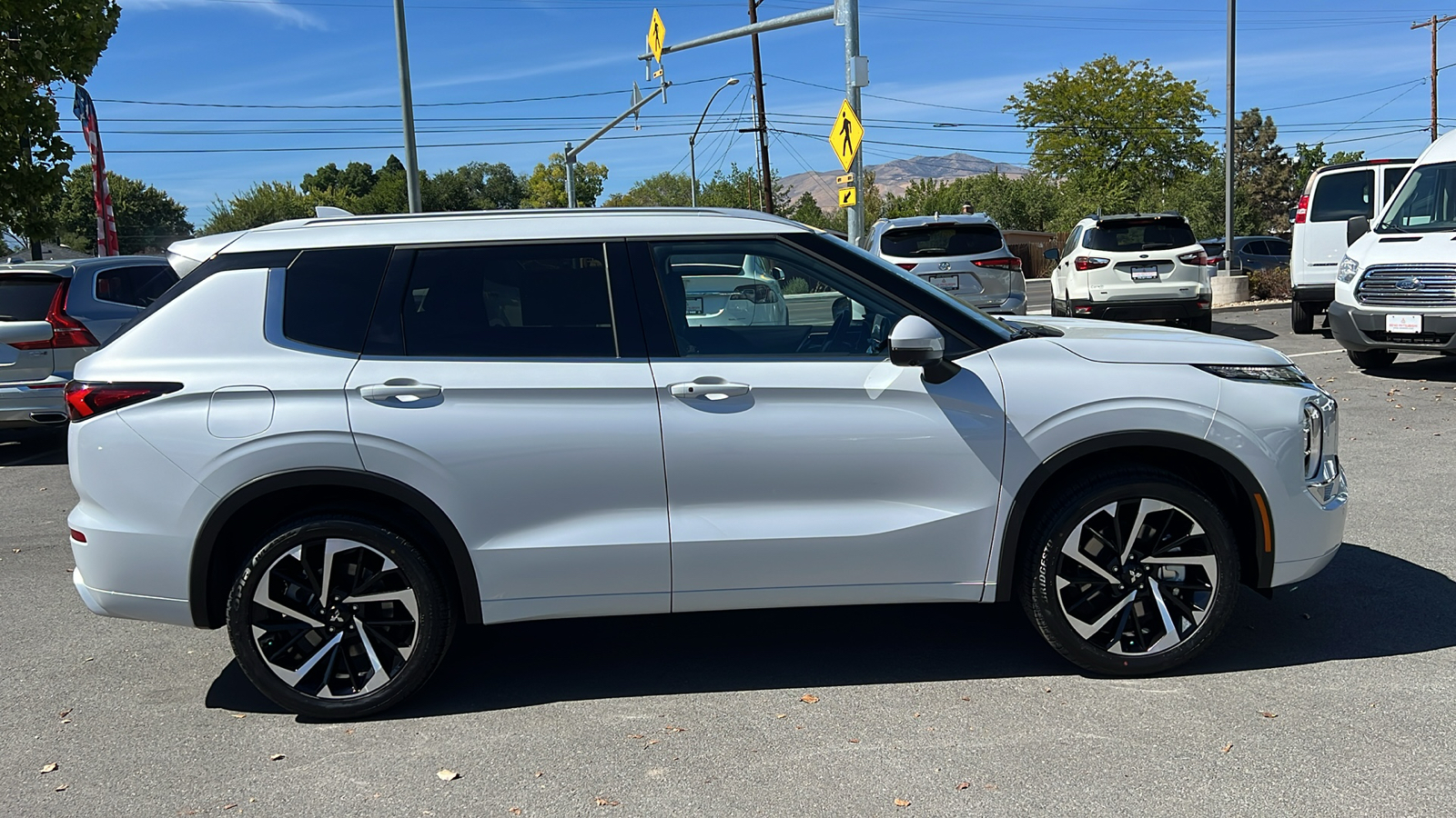 2024 Mitsubishi Outlander SEL 2